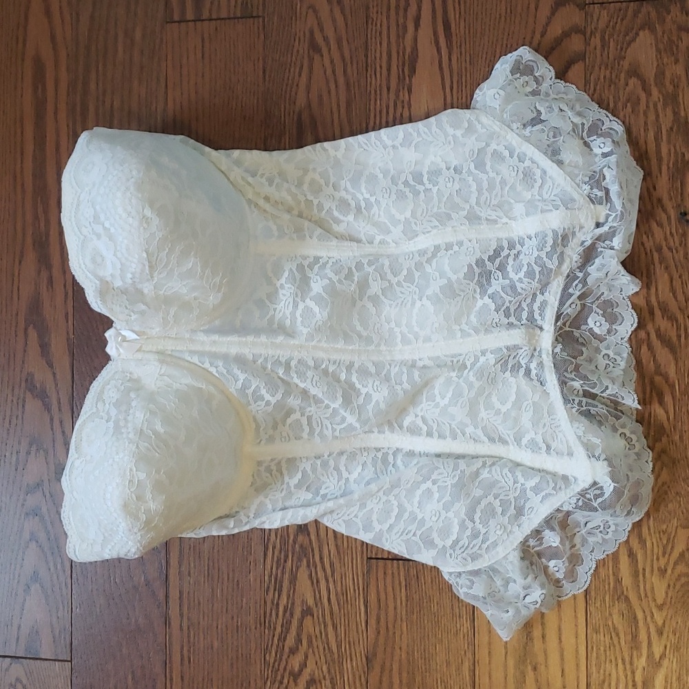 Vintage Goddess Lace Corset *** Rare Find***